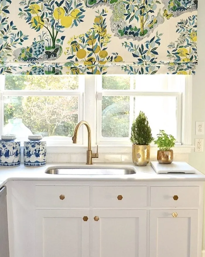 13264 classic queen kitchen