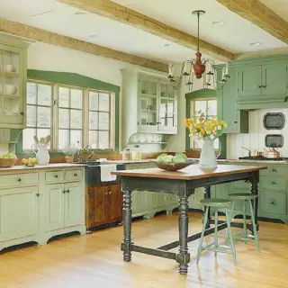 /img/13300-cozy-farmhouse-kitchen.webp