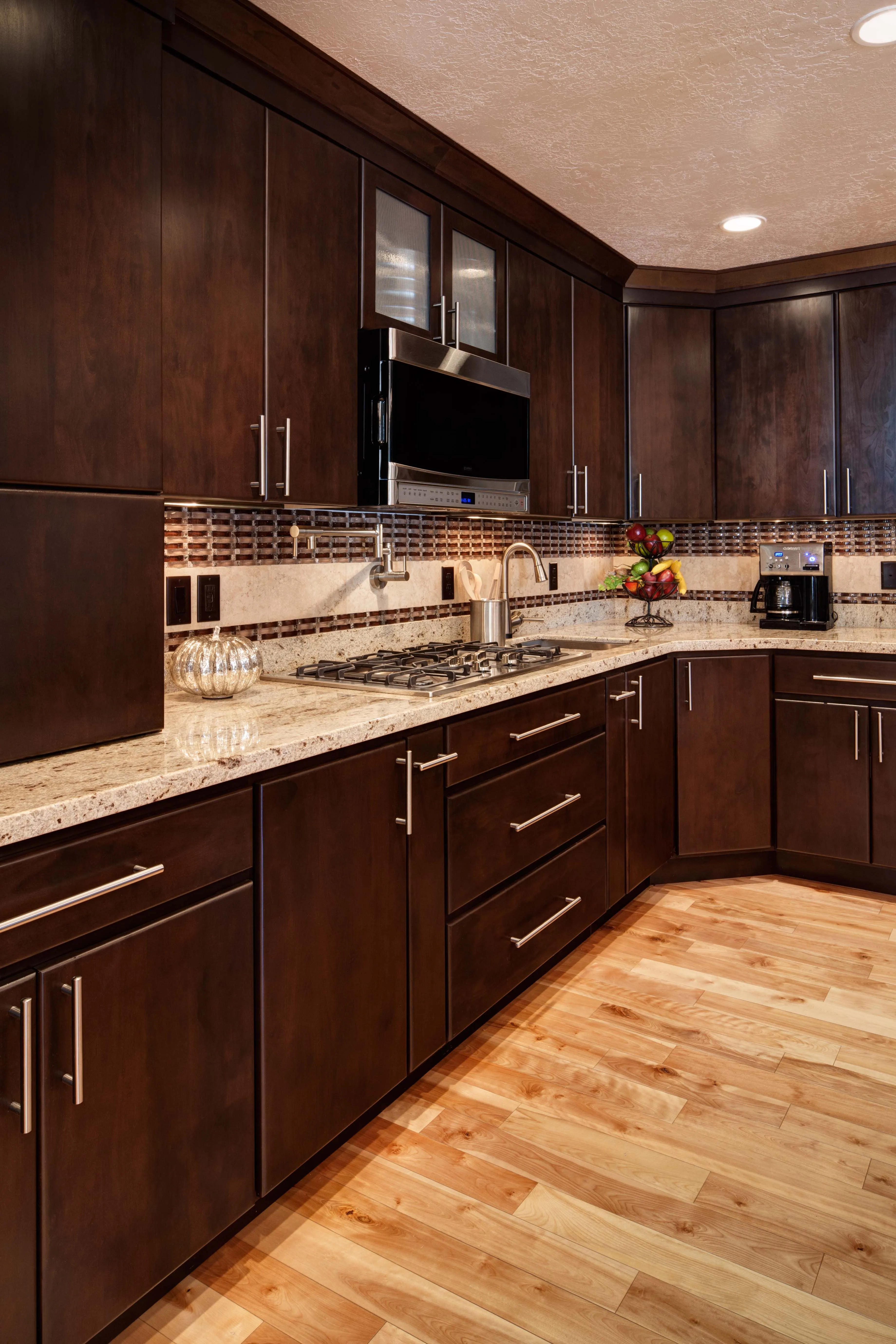 13335 black and brown kitchen 1