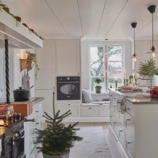 /img/13373-christmas-kitchen-clean.webp