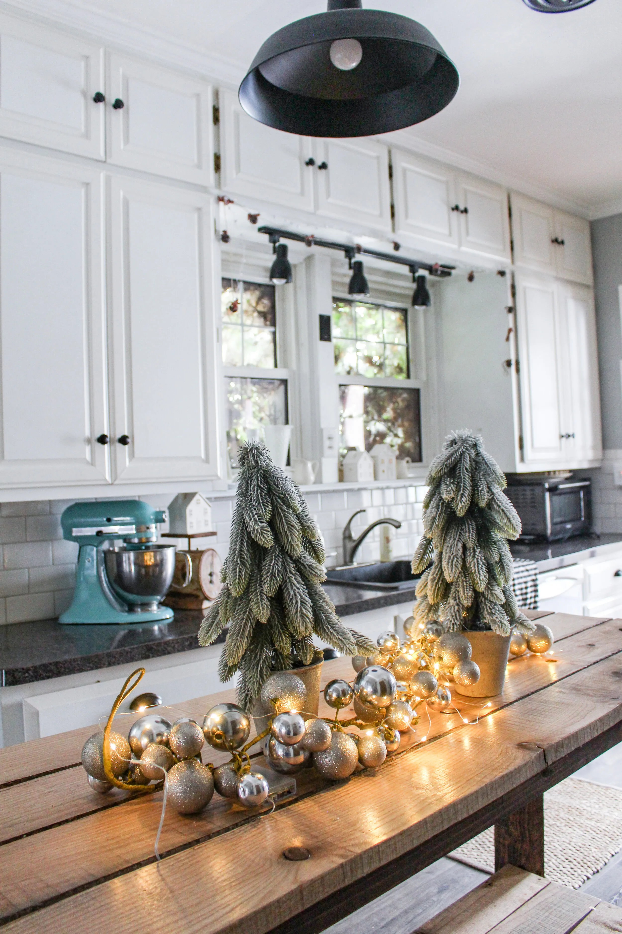 13383 christmas kitchen decorations