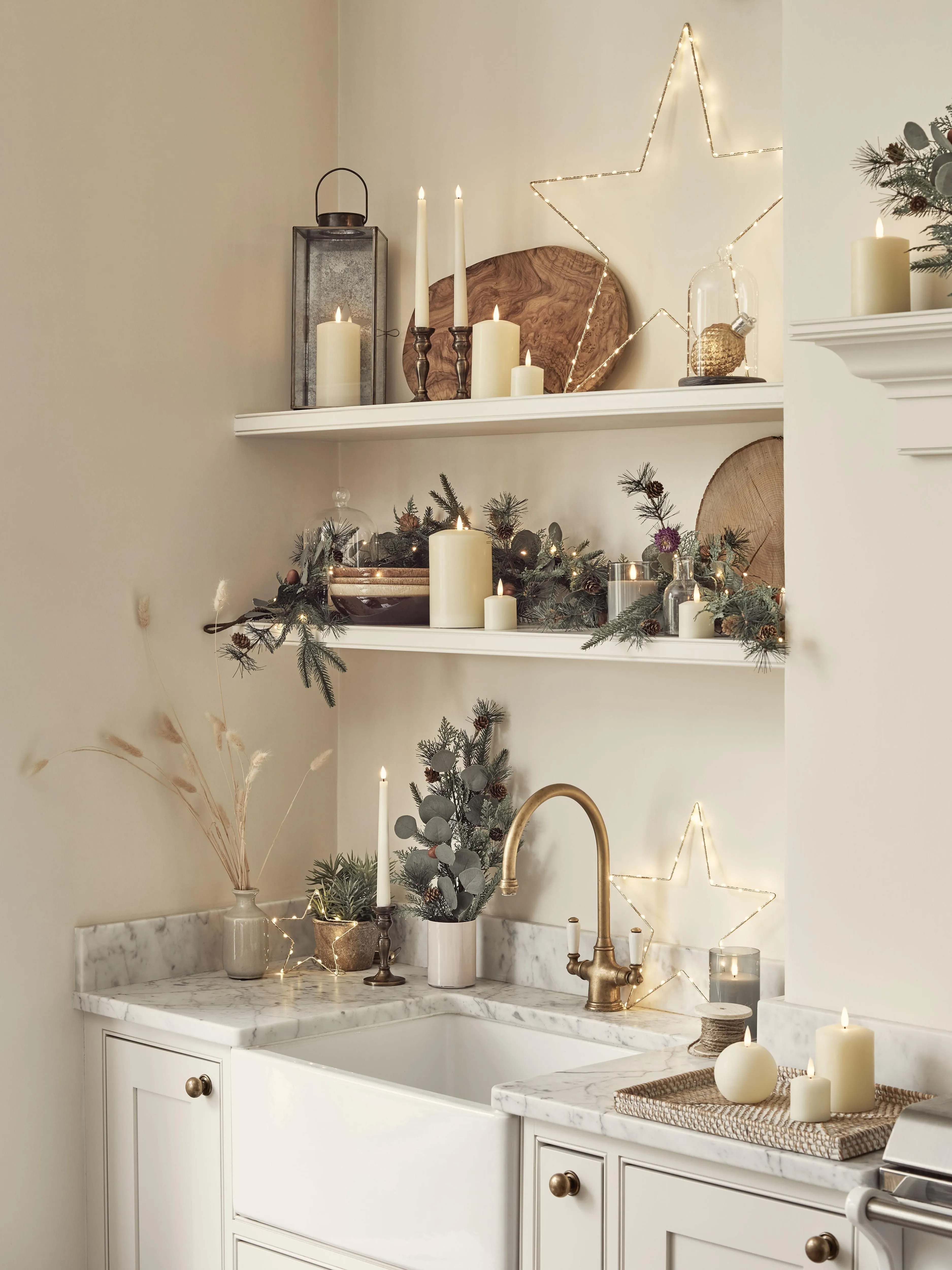 13383 christmas kitchen natural elements
