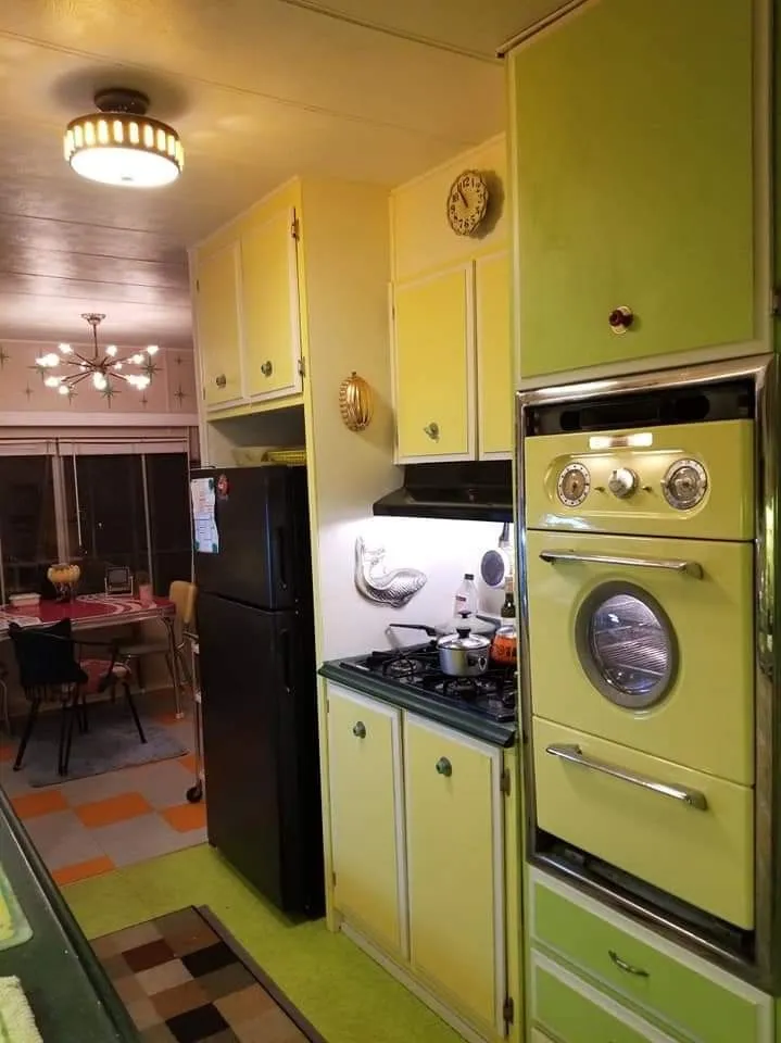 13410 vintage yellow kitchen decor 2