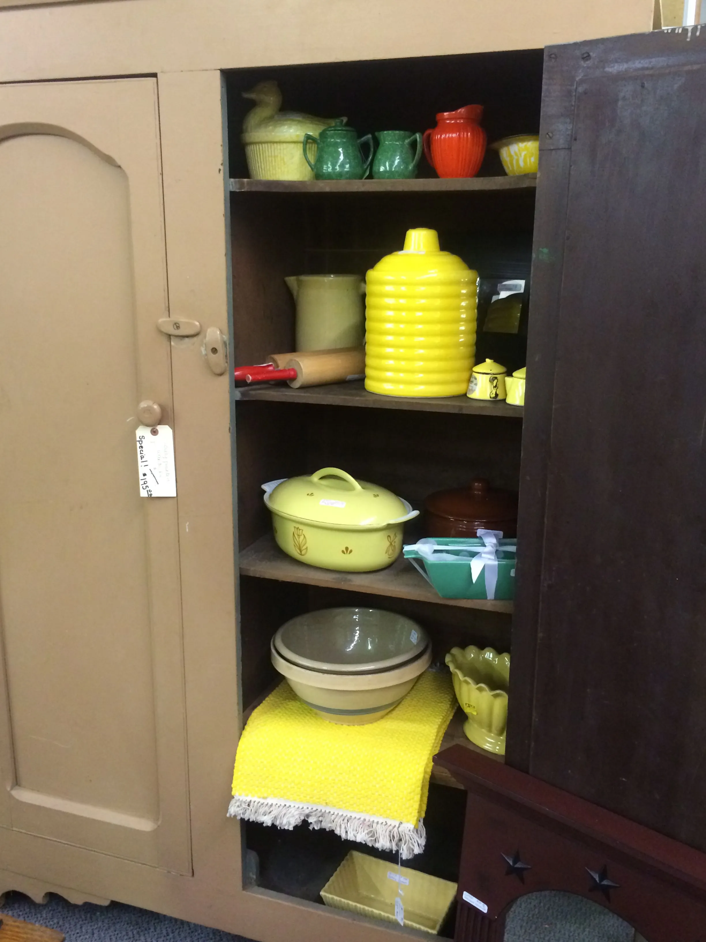 13410 vintage yellow kitchen decor 6