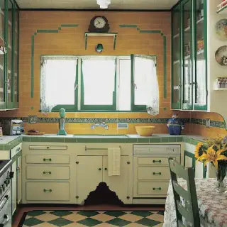 /img/13410-vintage-yellow-kitchen-decor-8.webp