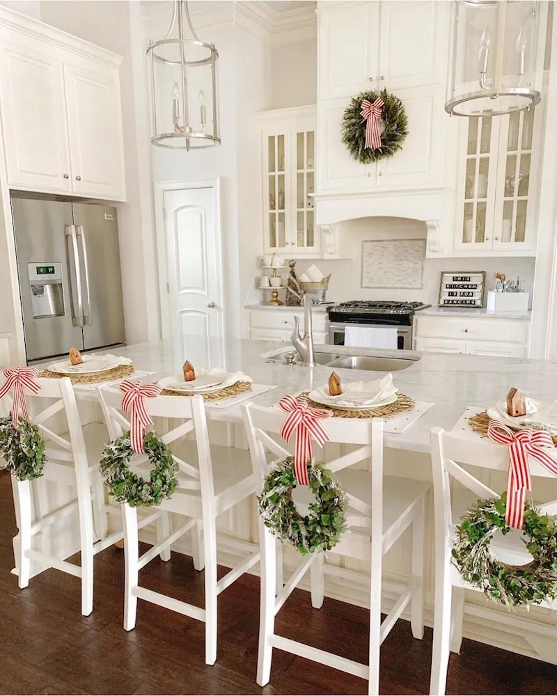 13431 christmas kitchen decor 2