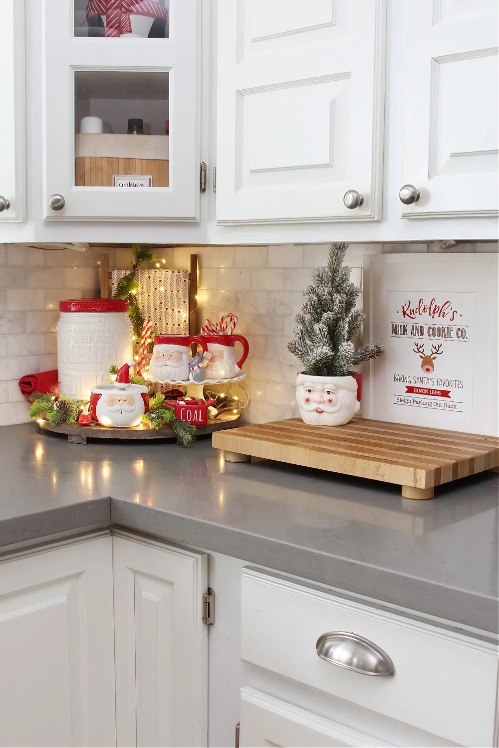 13431 christmas kitchen decor 3