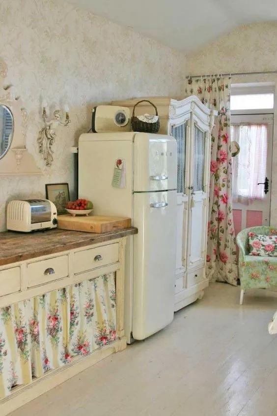 /img/13441-shabby-chic-kitchen-overall.webp