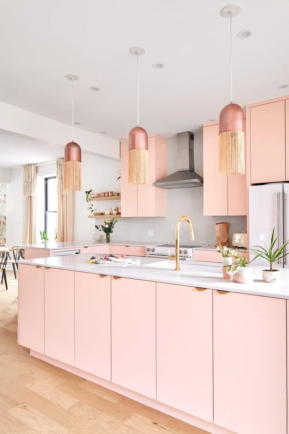 13485 pink kitchen walls