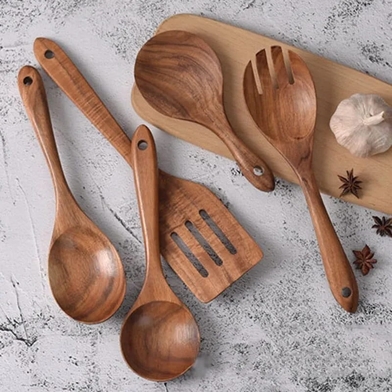 13504 wood utensils display